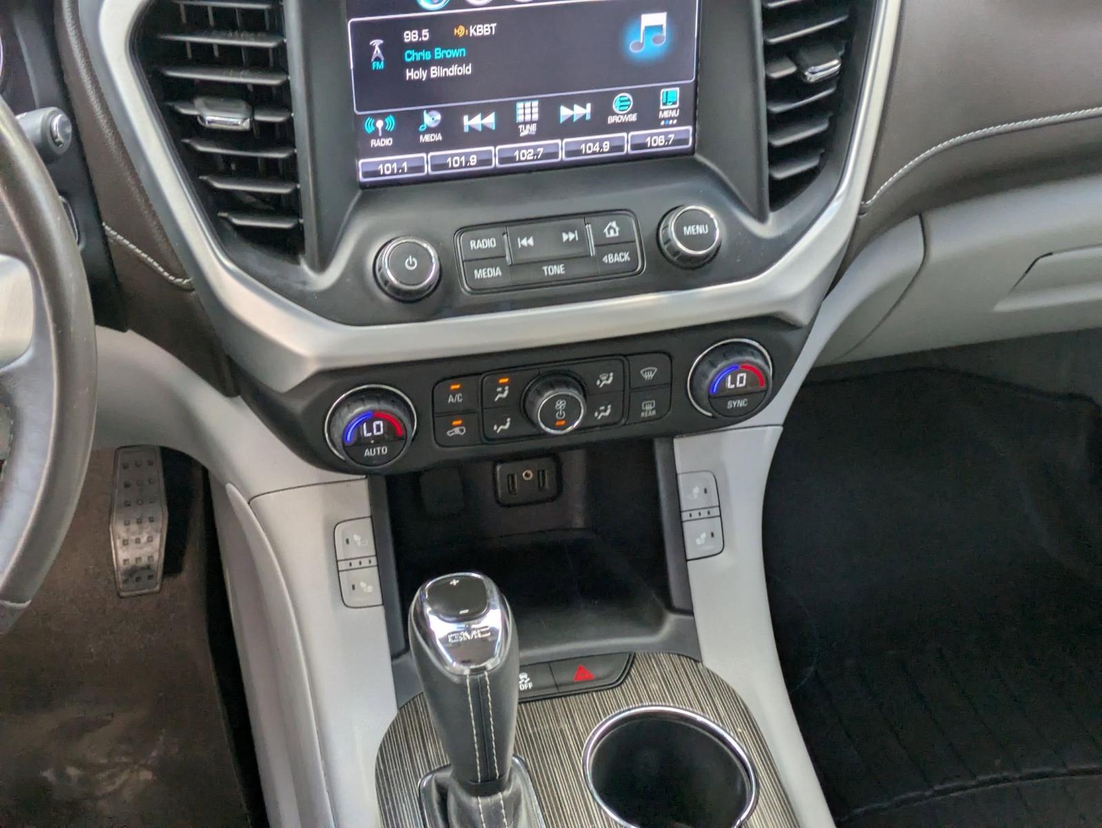 2017 GMC Acadia Vehicle Photo in SELMA, TX 78154-1460