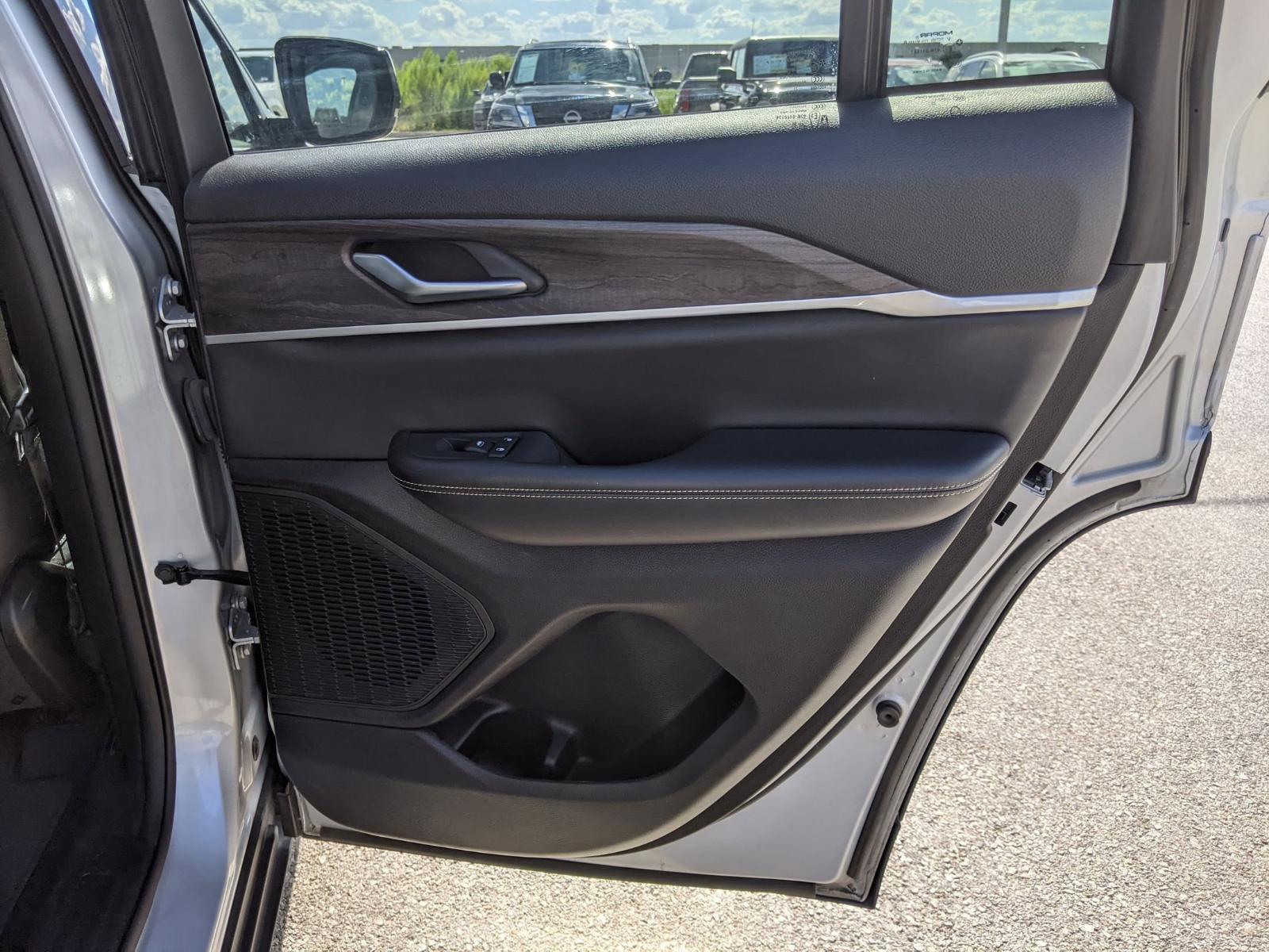 2023 Jeep Grand Cherokee Vehicle Photo in Seguin, TX 78155
