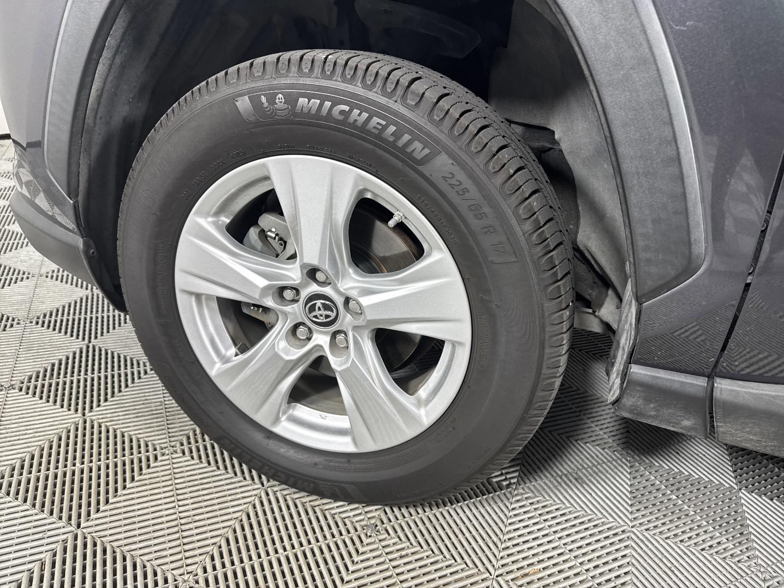 2019 Toyota RAV4 Vehicle Photo in GEORGETOWN, TX 78626-7508