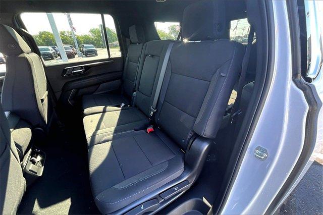 2025 Chevrolet Suburban Vehicle Photo in TOPEKA, KS 66609-0000