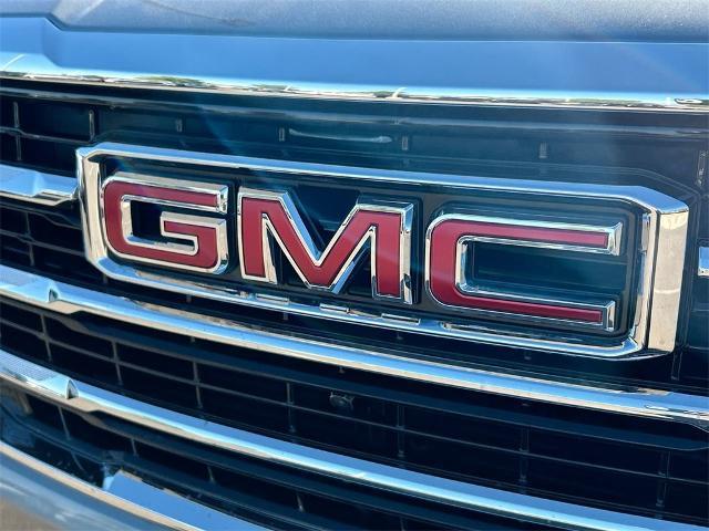 2025 GMC Yukon XL Vehicle Photo in GOODYEAR, AZ 85338-1310