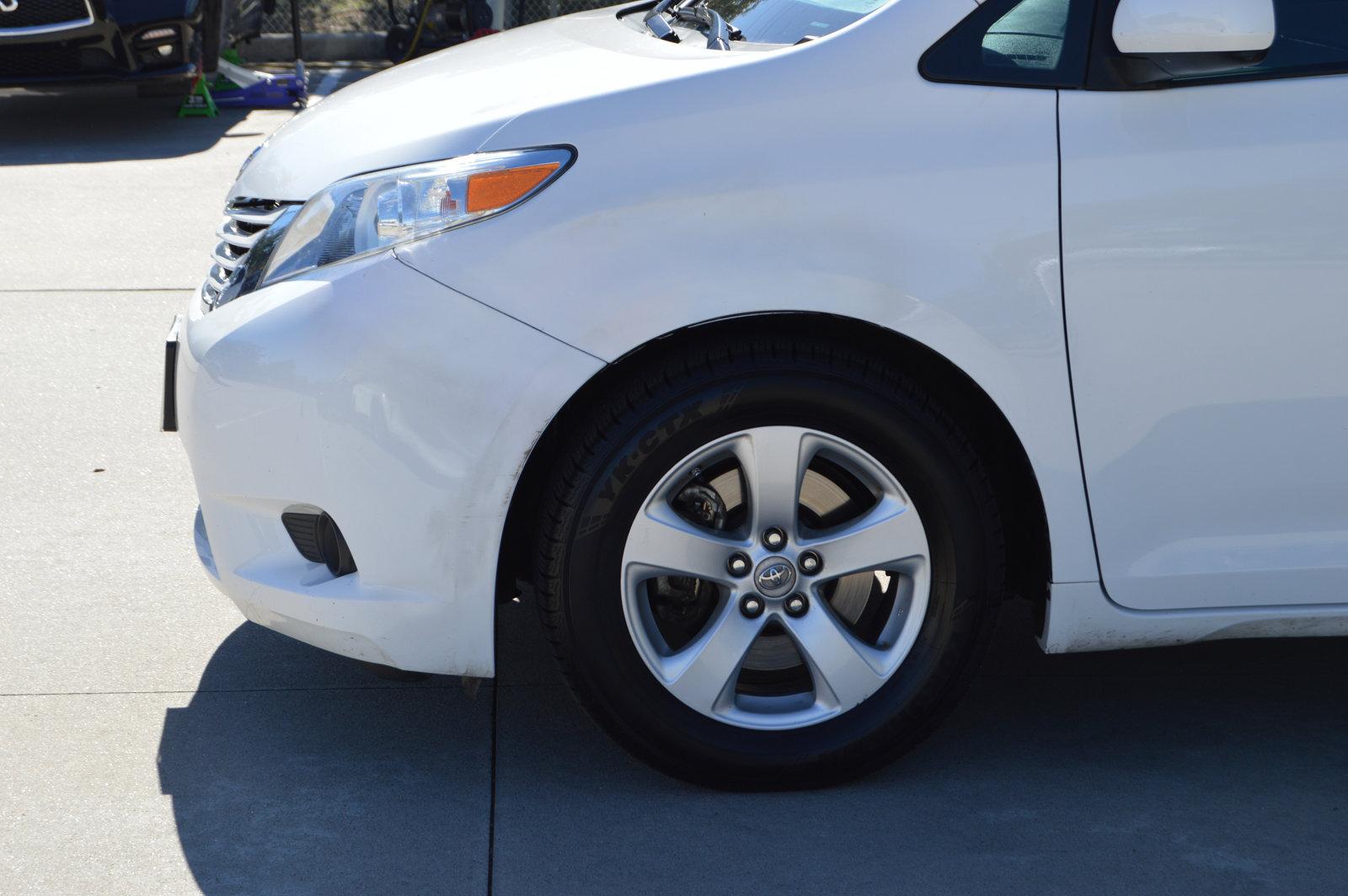 2015 Toyota Sienna Vehicle Photo in Houston, TX 77090