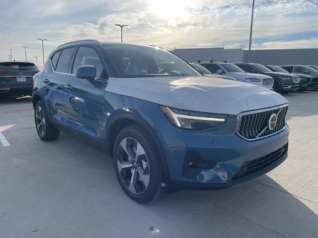 2025 Volvo XC40 Vehicle Photo in Grapevine, TX 76051