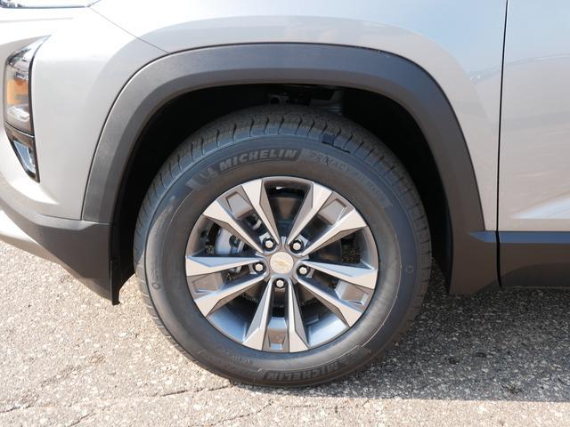 2025 Chevrolet Equinox Vehicle Photo in MAPLEWOOD, MN 55119-4794