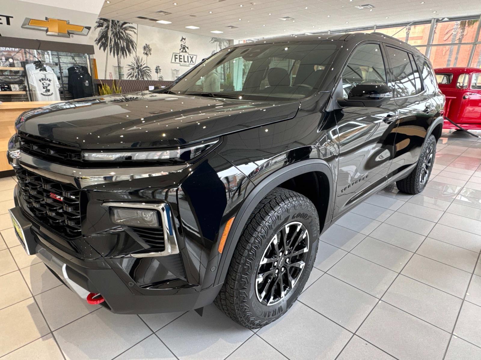 2025 Chevrolet Traverse Vehicle Photo in LOS ANGELES, CA 90007-3794