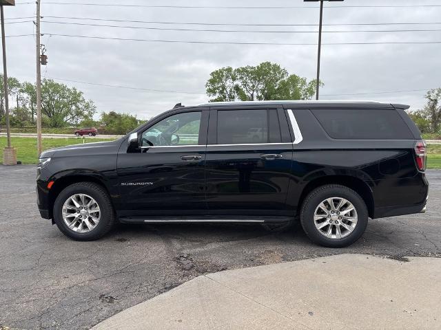 2023 Chevrolet Suburban Vehicle Photo in MANHATTAN, KS 66502-5036