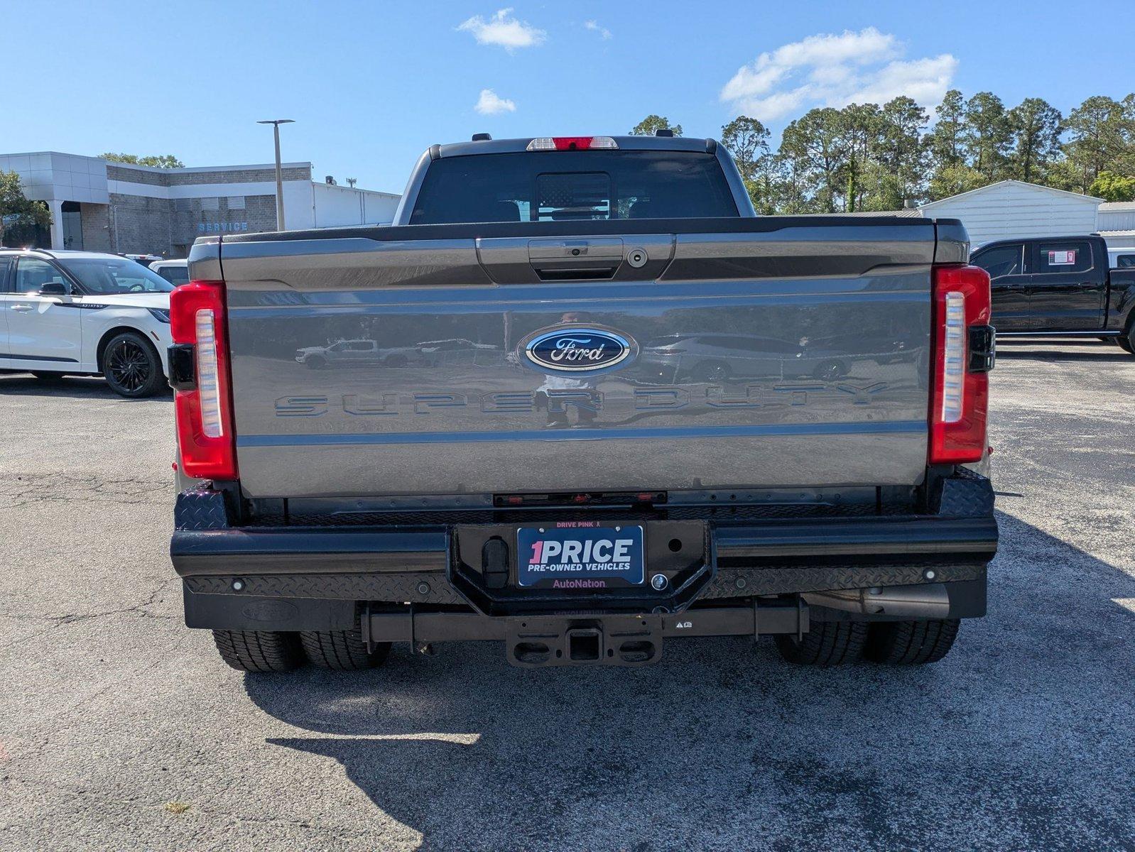 2023 Ford Super Duty F-350 DRW Vehicle Photo in Jacksonville, FL 32244