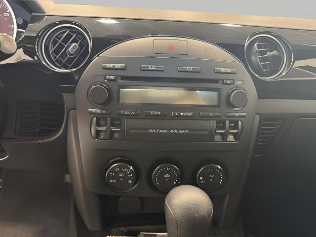 2006 Mazda MX-5 Miata Vehicle Photo in Appleton, WI 54913