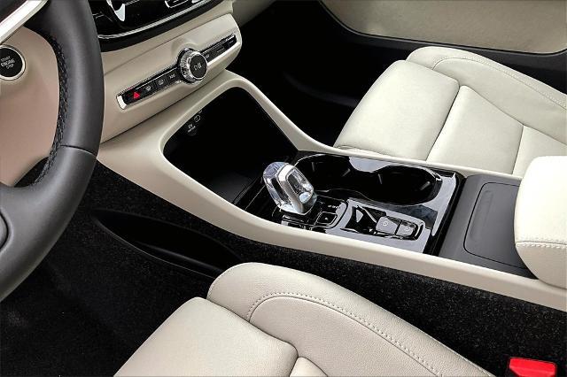 2025 Volvo XC40 Vehicle Photo in Grapevine, TX 76051