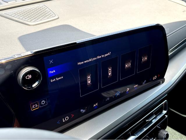 2025 Chevrolet Traverse Vehicle Photo in BEAUFORT, SC 29906-4218