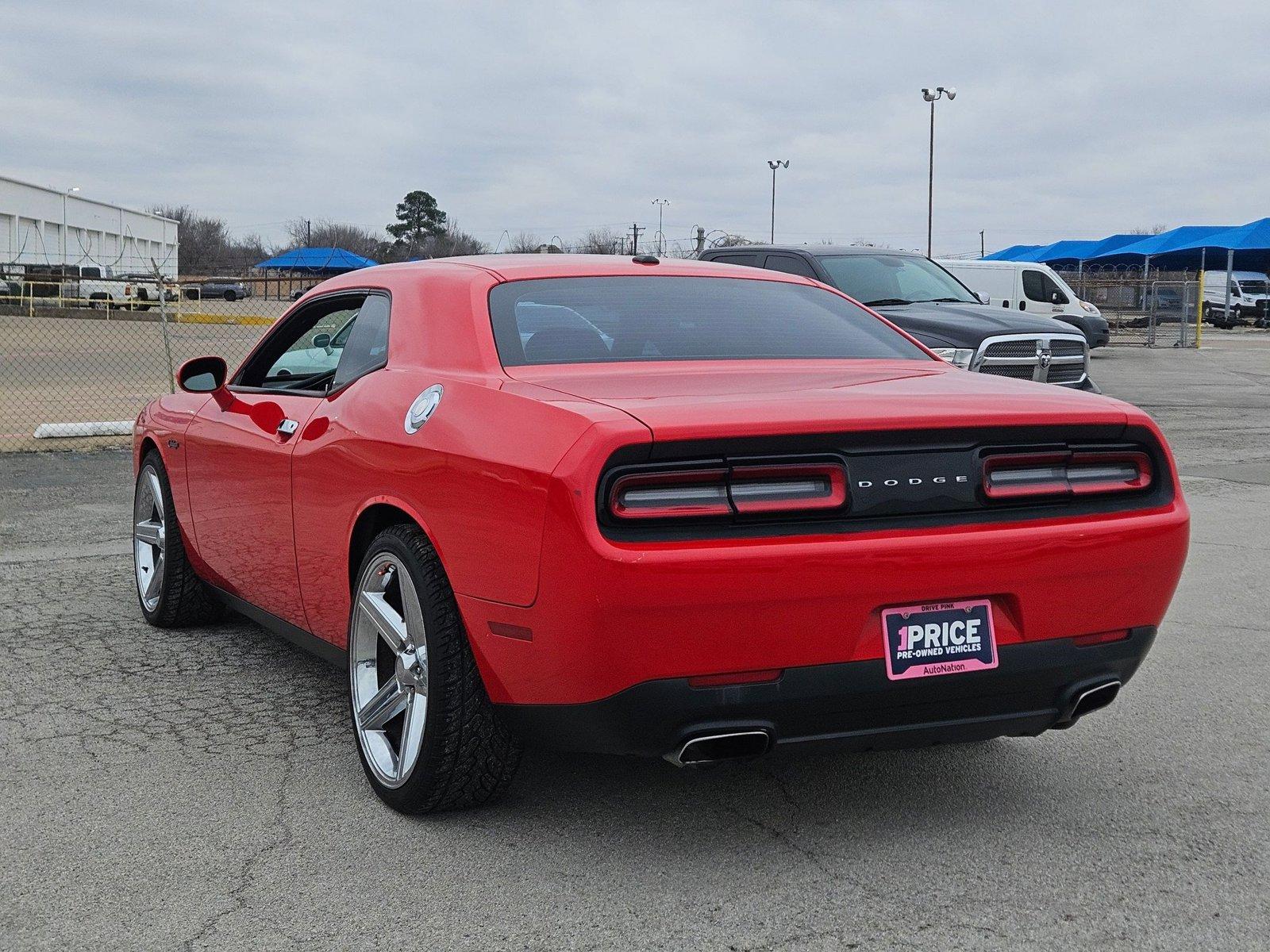 2017 Dodge Challenger Vehicle Photo in NORTH RICHLAND HILLS, TX 76180-7199