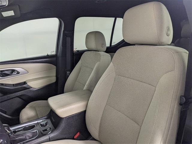 2022 Chevrolet Traverse Vehicle Photo in ENGLEWOOD, CO 80113-6708