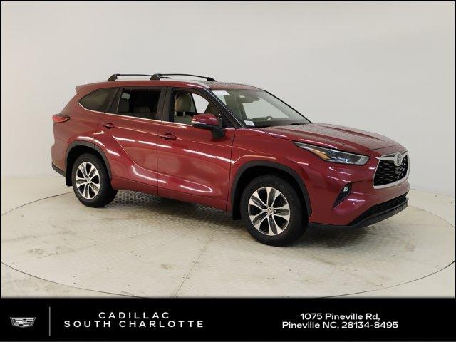 2023 Toyota Highlander Vehicle Photo in PINEVILLE, NC 28134-8495