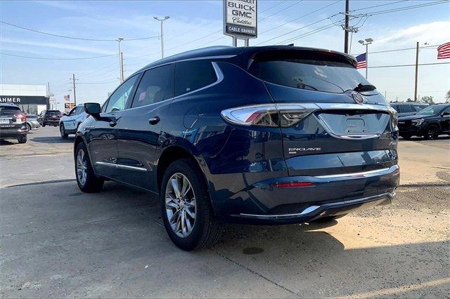 2024 Buick Enclave Vehicle Photo in TOPEKA, KS 66609-0000