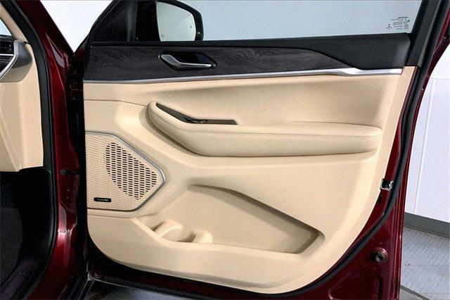 2022 Jeep Grand Cherokee L Vehicle Photo in KANSAS CITY, MO 64114-4502