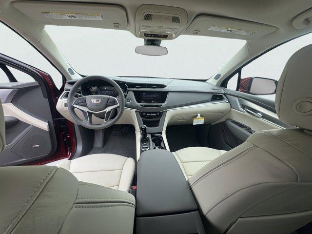2025 Cadillac XT5 Vehicle Photo in LEOMINSTER, MA 01453-2952