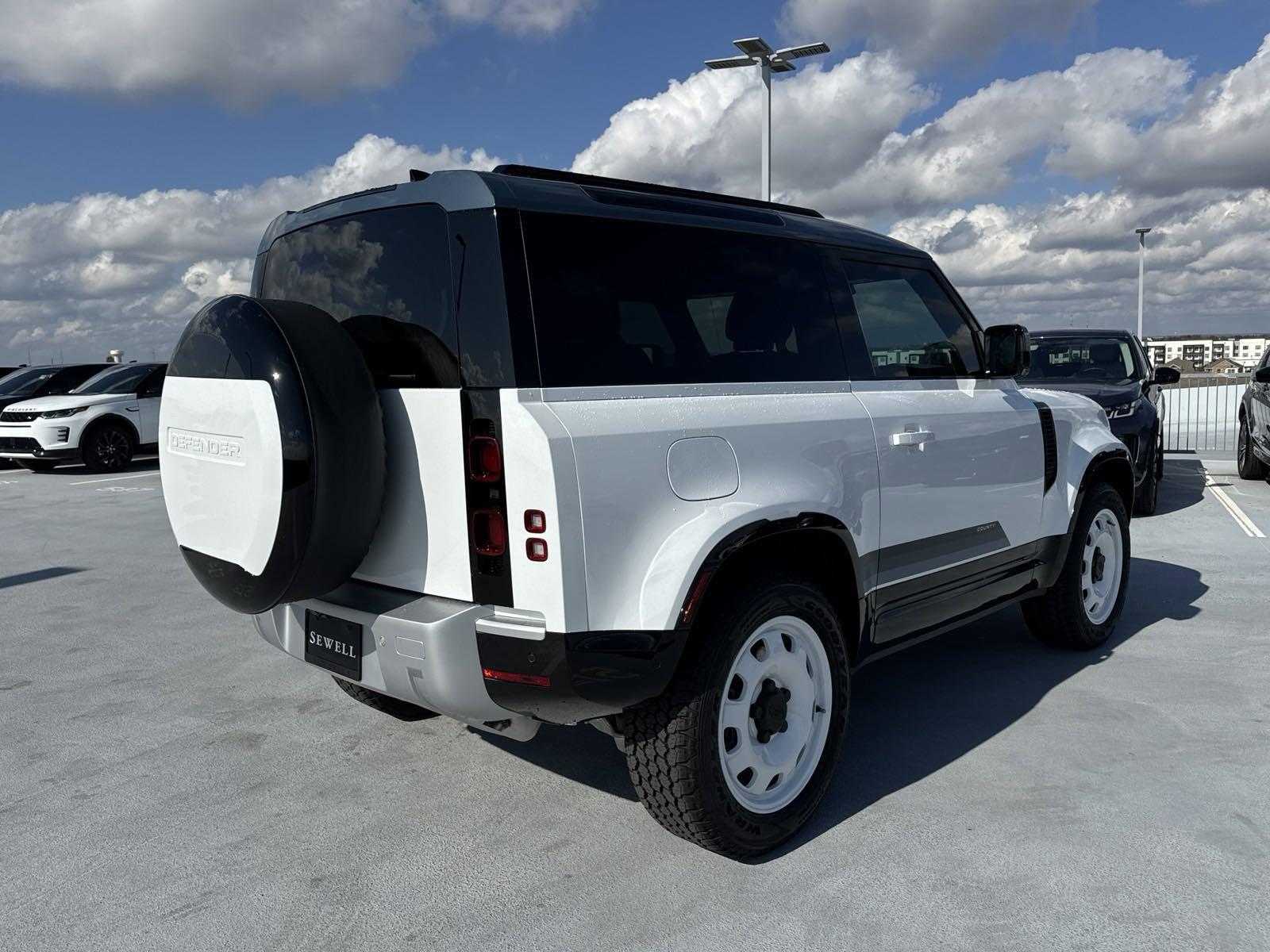 2025 Defender Vehicle Photo in AUSTIN, TX 78717