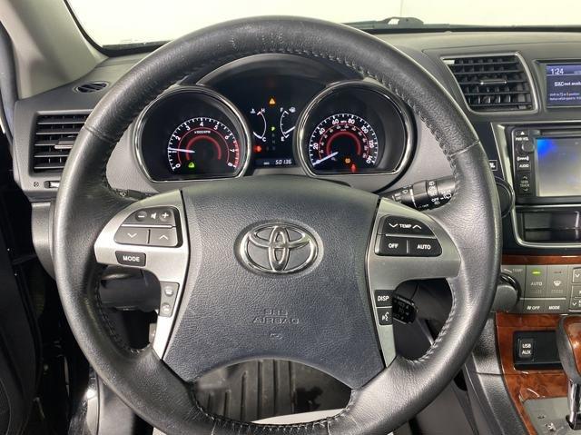 2013 Toyota Highlander Vehicle Photo in MEDINA, OH 44256-9001