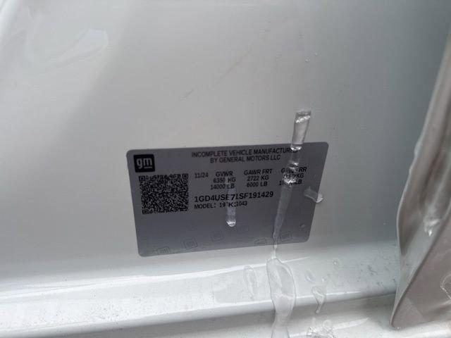 2025 GMC Sierra 3500 HD Chassis Cab Vehicle Photo in MEDINA, OH 44256-9631