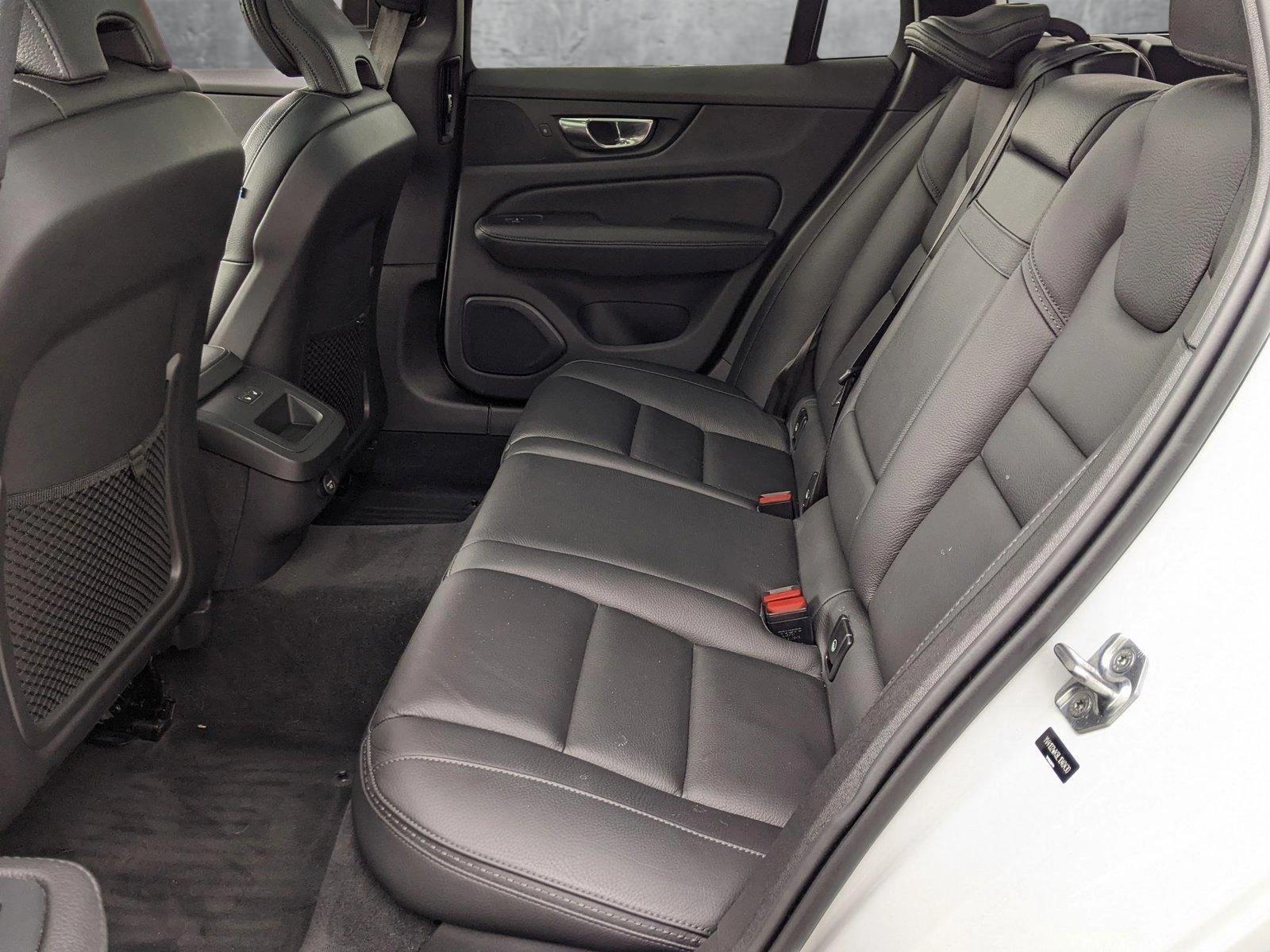 2020 Volvo V60 Cross Country Vehicle Photo in Cockeysville, MD 21030