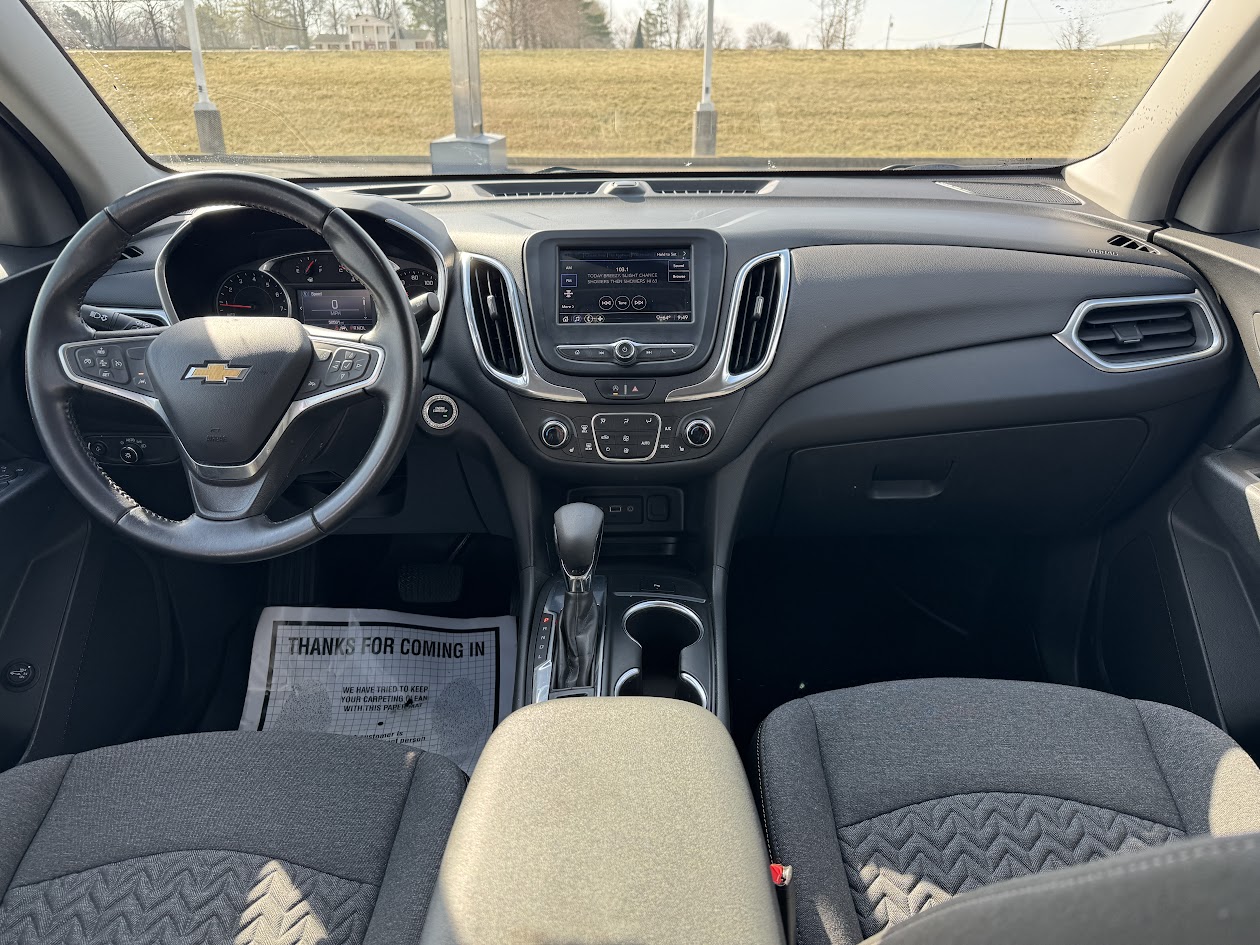 2022 Chevrolet Equinox Vehicle Photo in BOONVILLE, IN 47601-9633