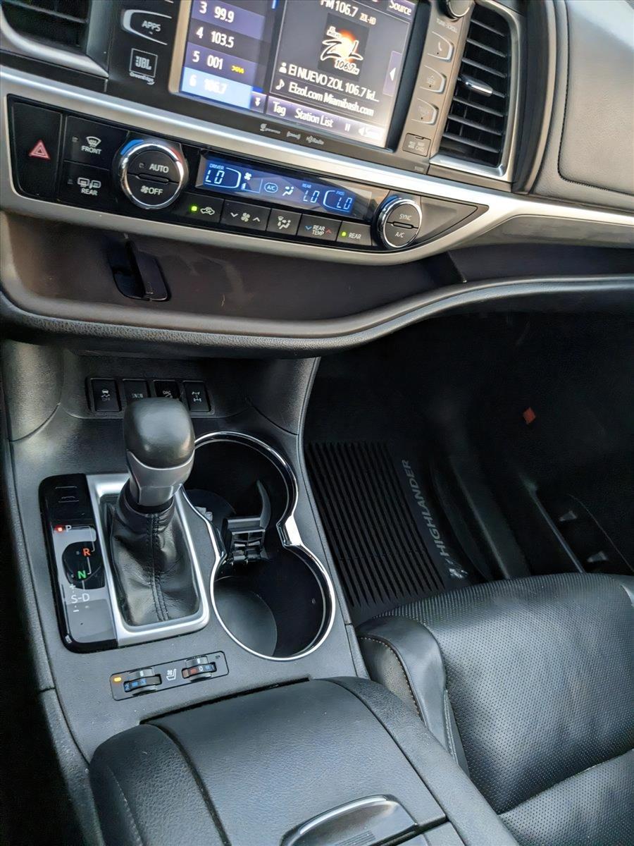 2019 Toyota Highlander Vehicle Photo in Davie, FL 33331