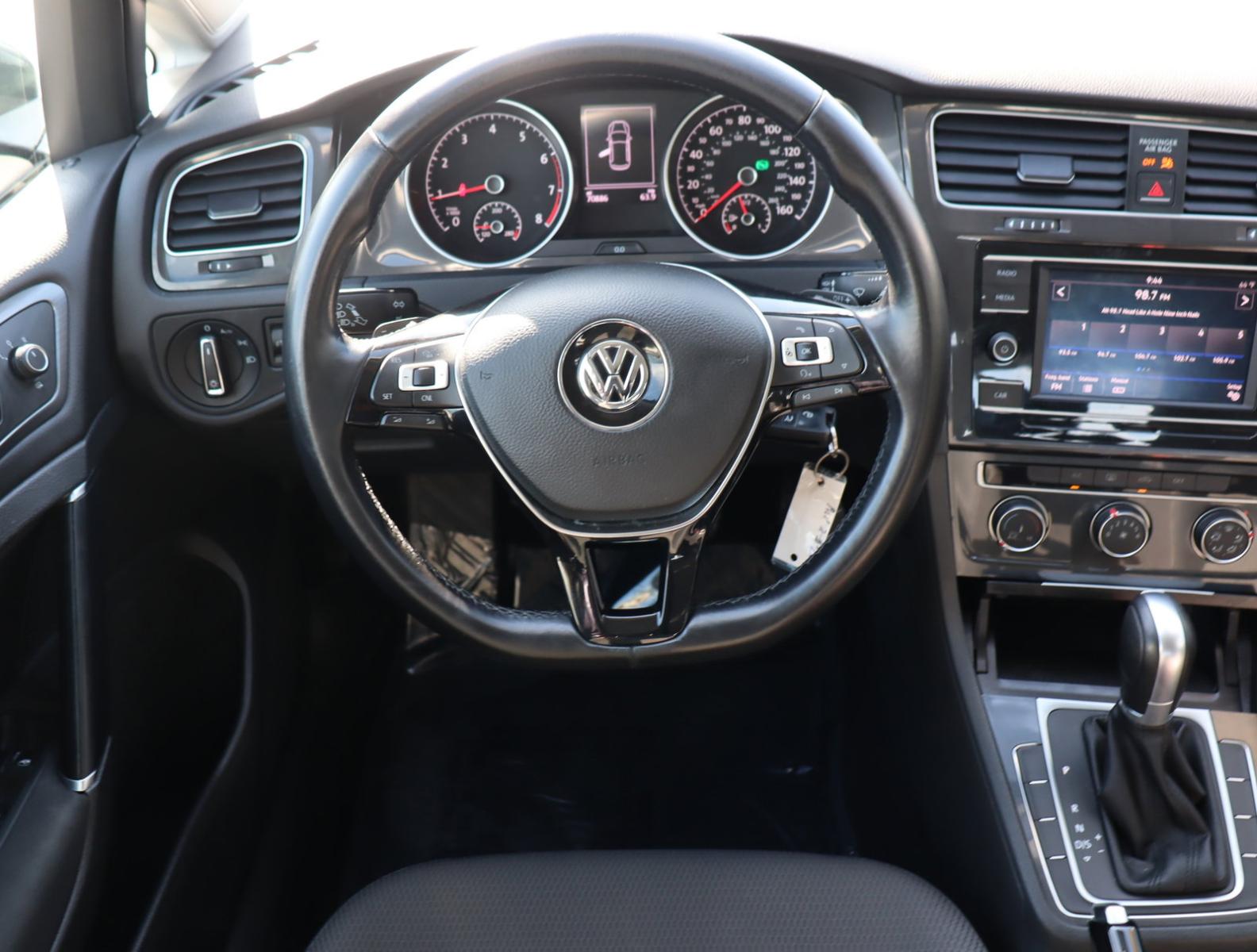 2018 Volkswagen Golf Vehicle Photo in LOS ANGELES, CA 90007-3794