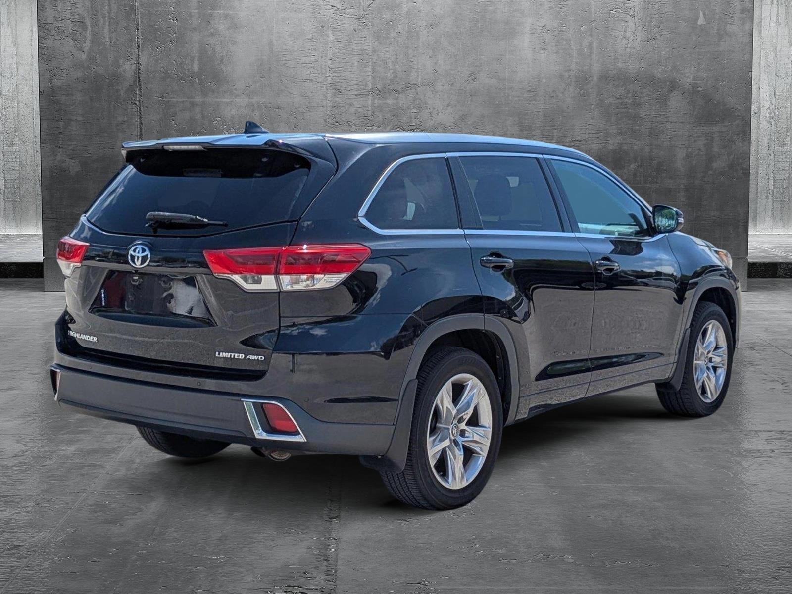 2017 Toyota Highlander Vehicle Photo in Clearwater, FL 33765