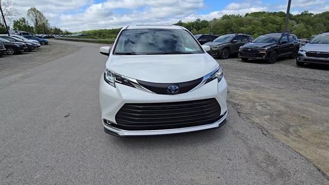 2021 Toyota Sienna Vehicle Photo in Pleasant Hills, PA 15236