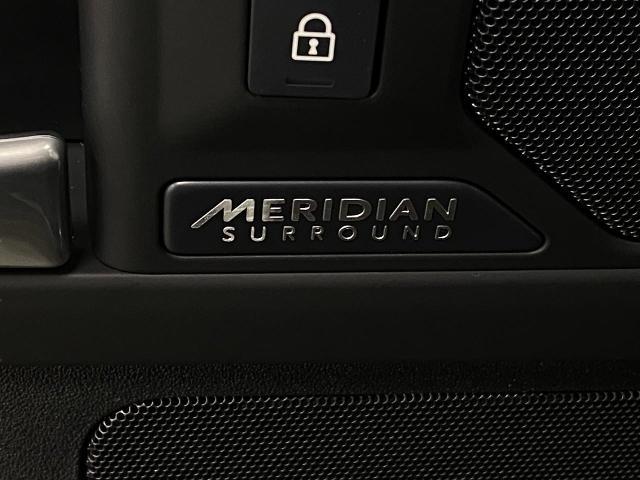 2025 Defender Vehicle Photo in Appleton, WI 54913