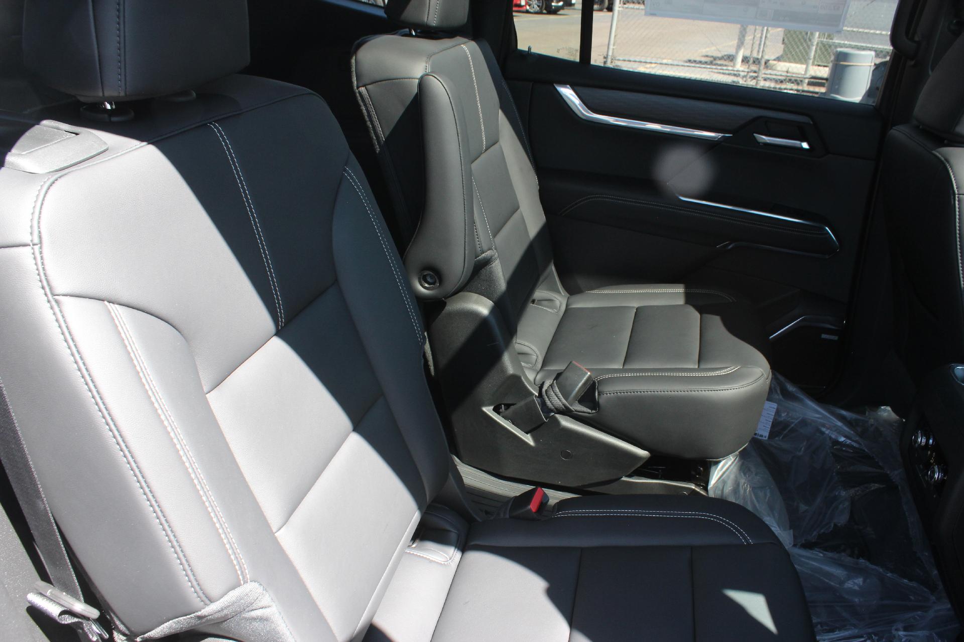 2025 GMC Acadia Vehicle Photo in AURORA, CO 80012-4011