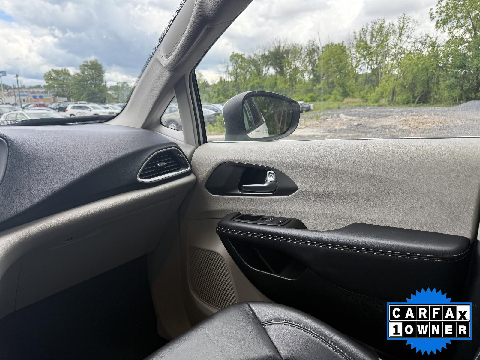 2023 Chrysler Pacifica Vehicle Photo in Harrisburg, PA 17111