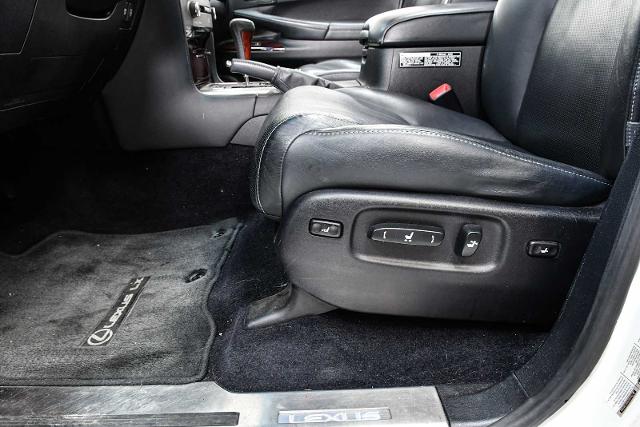 2013 Lexus LX 570 Vehicle Photo in DALLAS, TX 75235