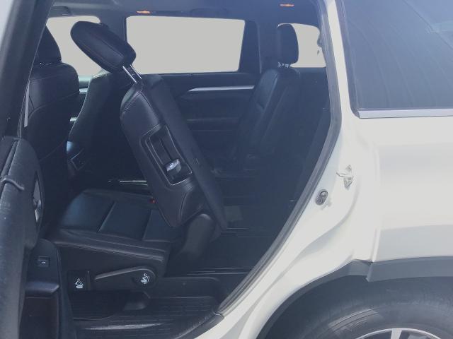 2019 Toyota Highlander Vehicle Photo in GREEN BAY, WI 54303-3330