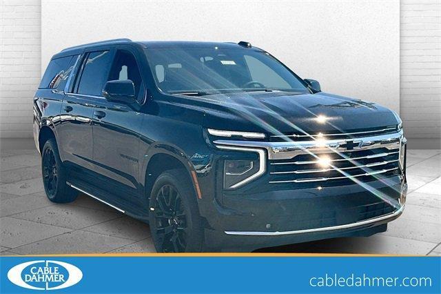 2025 Chevrolet Suburban Vehicle Photo in KANSAS CITY, MO 64114-4502