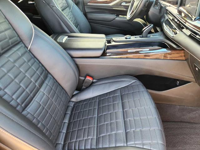 2022 Cadillac Escalade Vehicle Photo in DENTON, TX 76210-9321