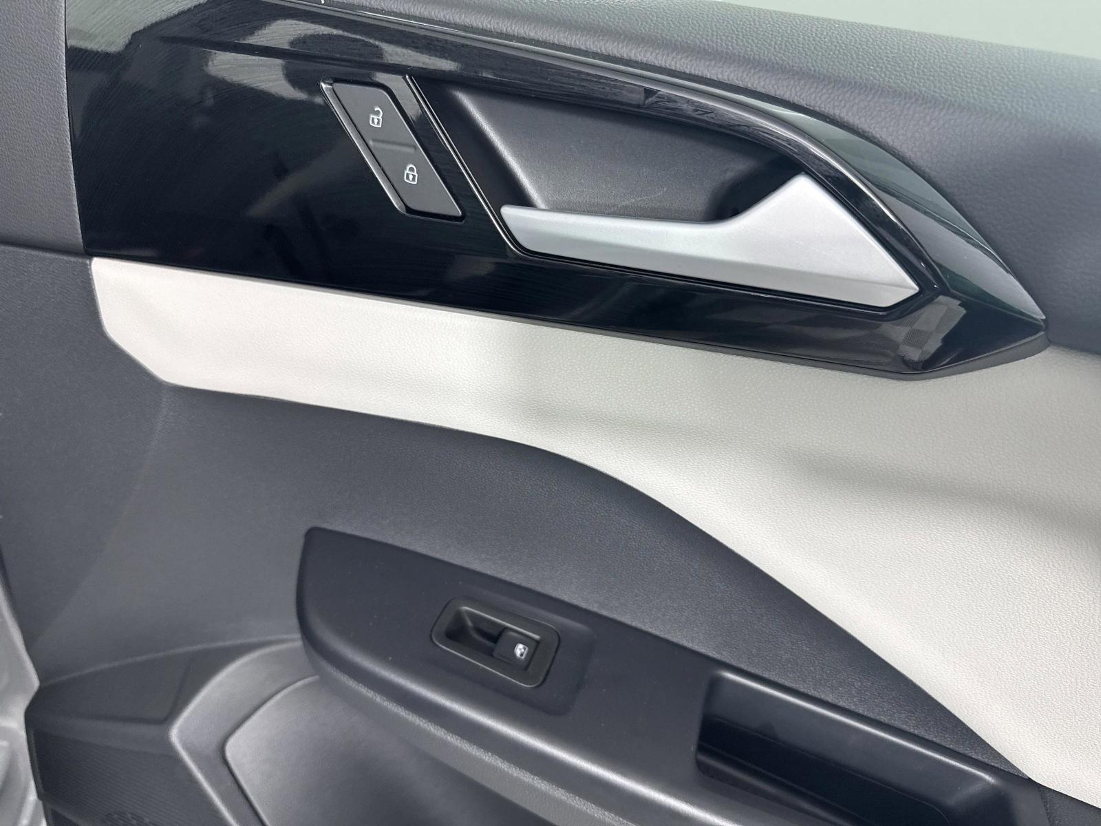 2025 Volkswagen Taos Vehicle Photo in Georgetown, TX 78626