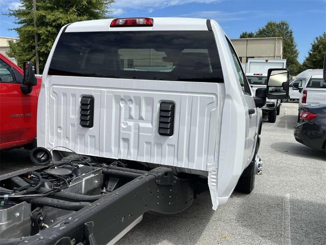 2024 Chevrolet Silverado 3500 HD Chassis Cab Vehicle Photo in ALCOA, TN 37701-3235