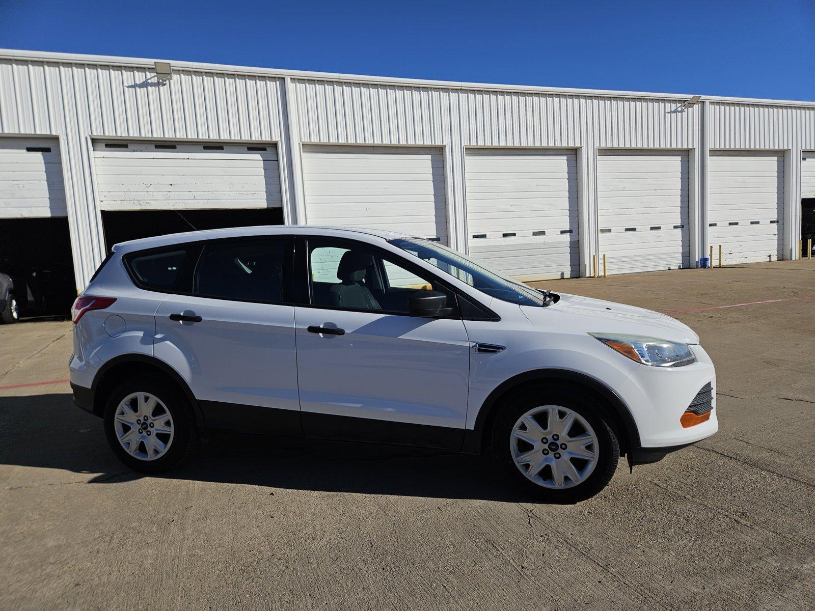 2016 Ford ESCA Vehicle Photo in NORTH RICHLAND HILLS, TX 76180-7199