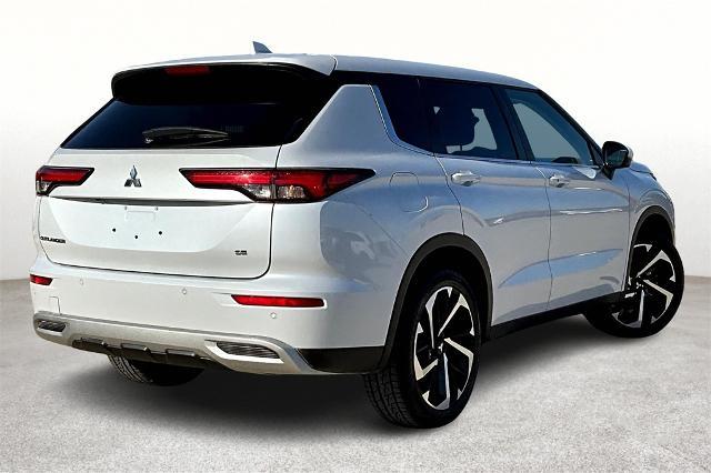 2023 Mitsubishi Outlander Vehicle Photo in Grapevine, TX 76051