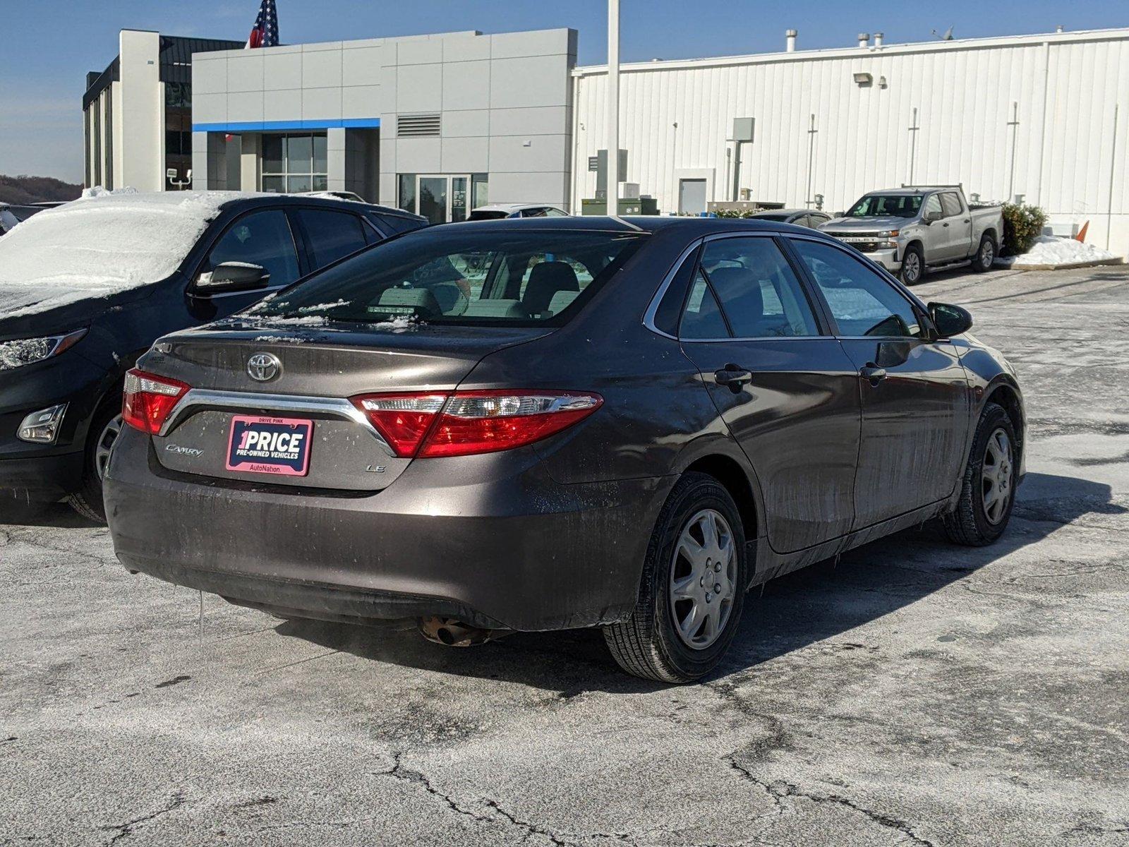 2017 Toyota Camry Vehicle Photo in TIMONIUM, MD 21093-2300