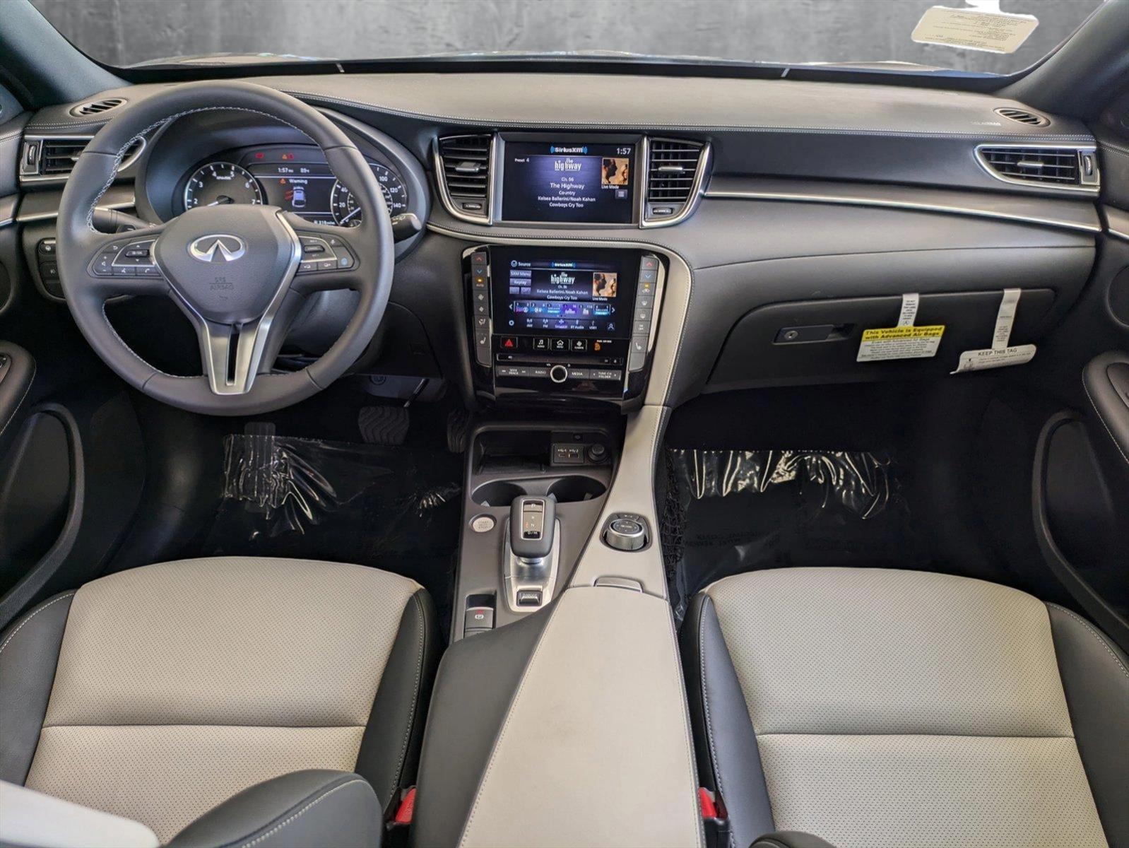 2024 INFINITI QX55 Vehicle Photo in Tustin, CA 92782