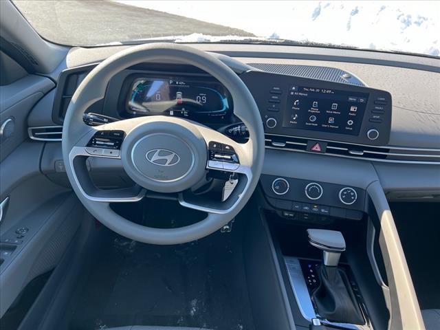 2025 Hyundai ELANTRA Vehicle Photo in Shiloh, IL 62269