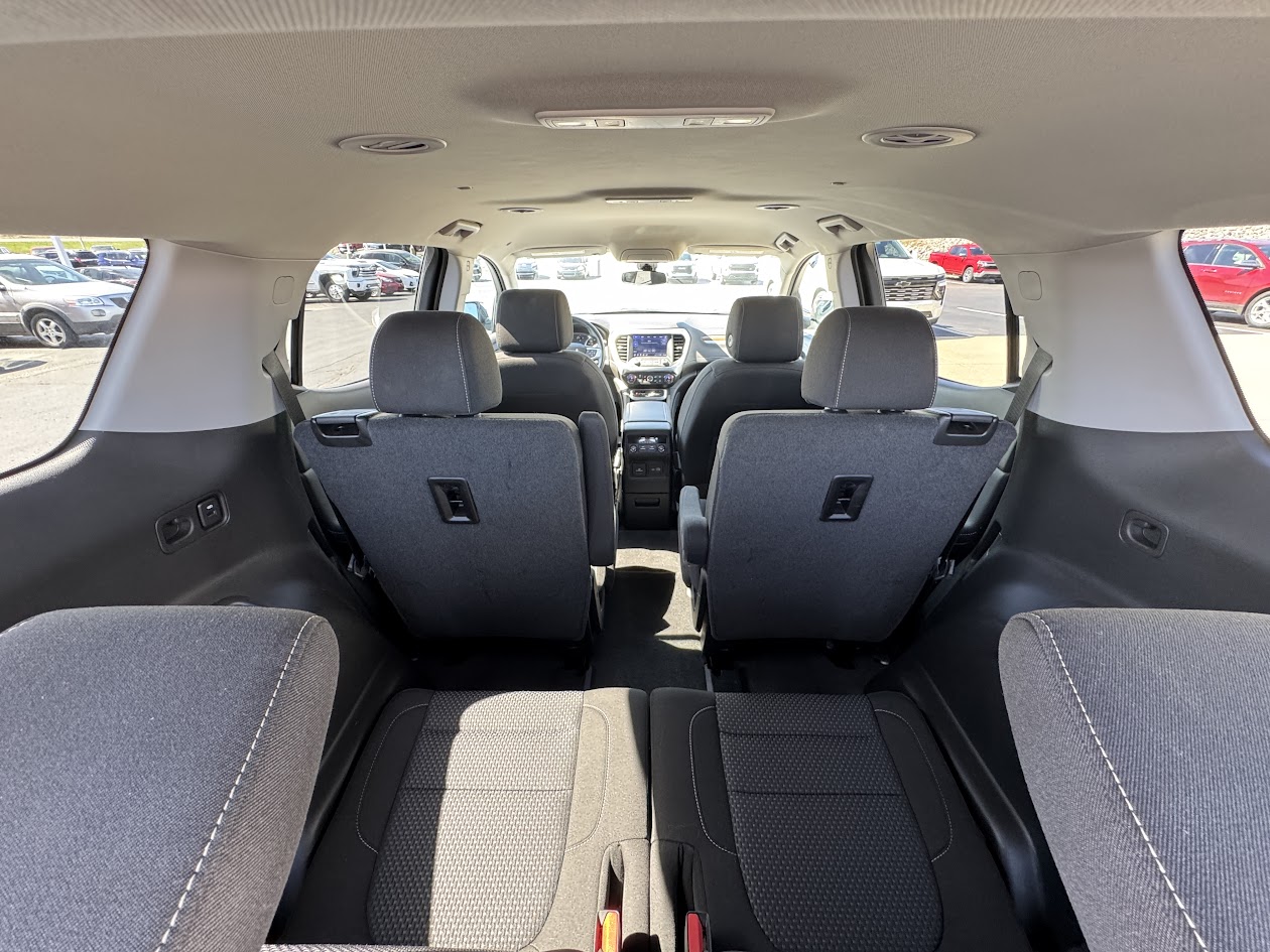2023 GMC Acadia Vehicle Photo in BOONVILLE, IN 47601-9633