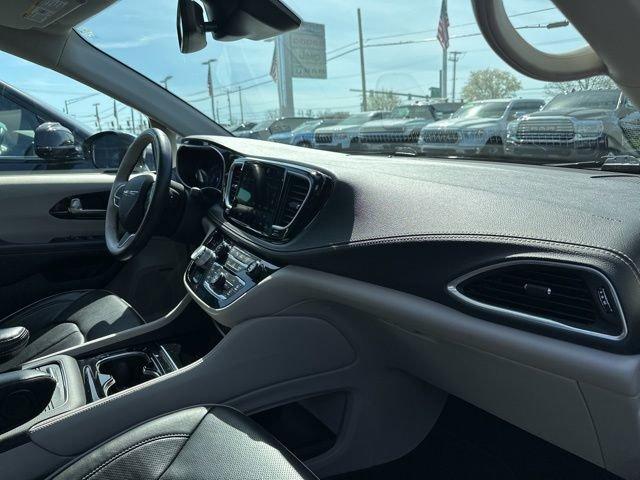 2021 Chrysler Pacifica Vehicle Photo in MEDINA, OH 44256-9631