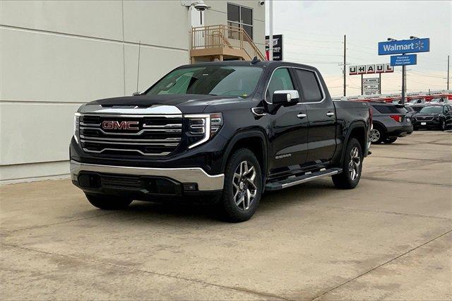 2023 GMC Sierra 1500 Vehicle Photo in TOPEKA, KS 66609-0000