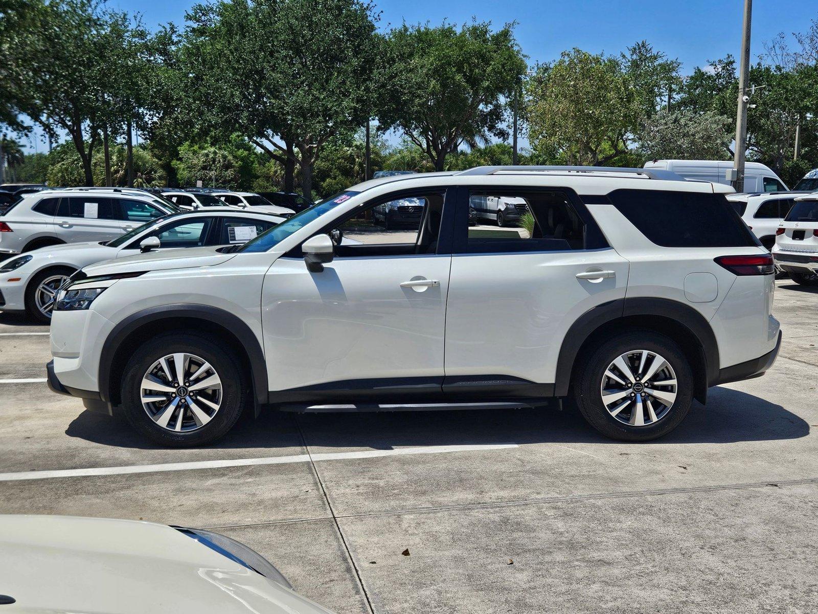 2023 Nissan Pathfinder Vehicle Photo in Pembroke Pines , FL 33027