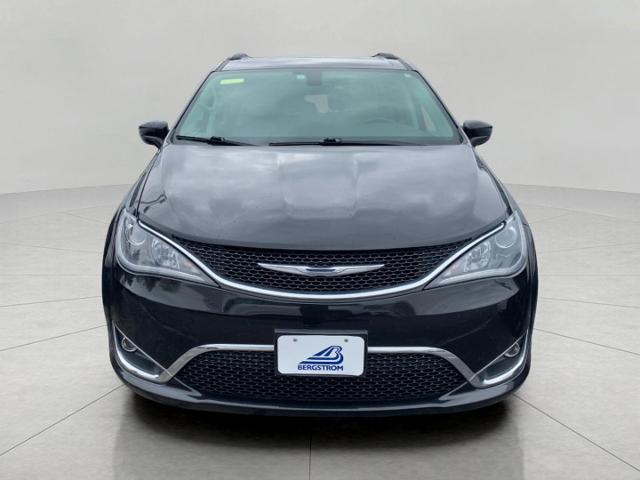 2017 Chrysler Pacifica Vehicle Photo in APPLETON, WI 54914-4656