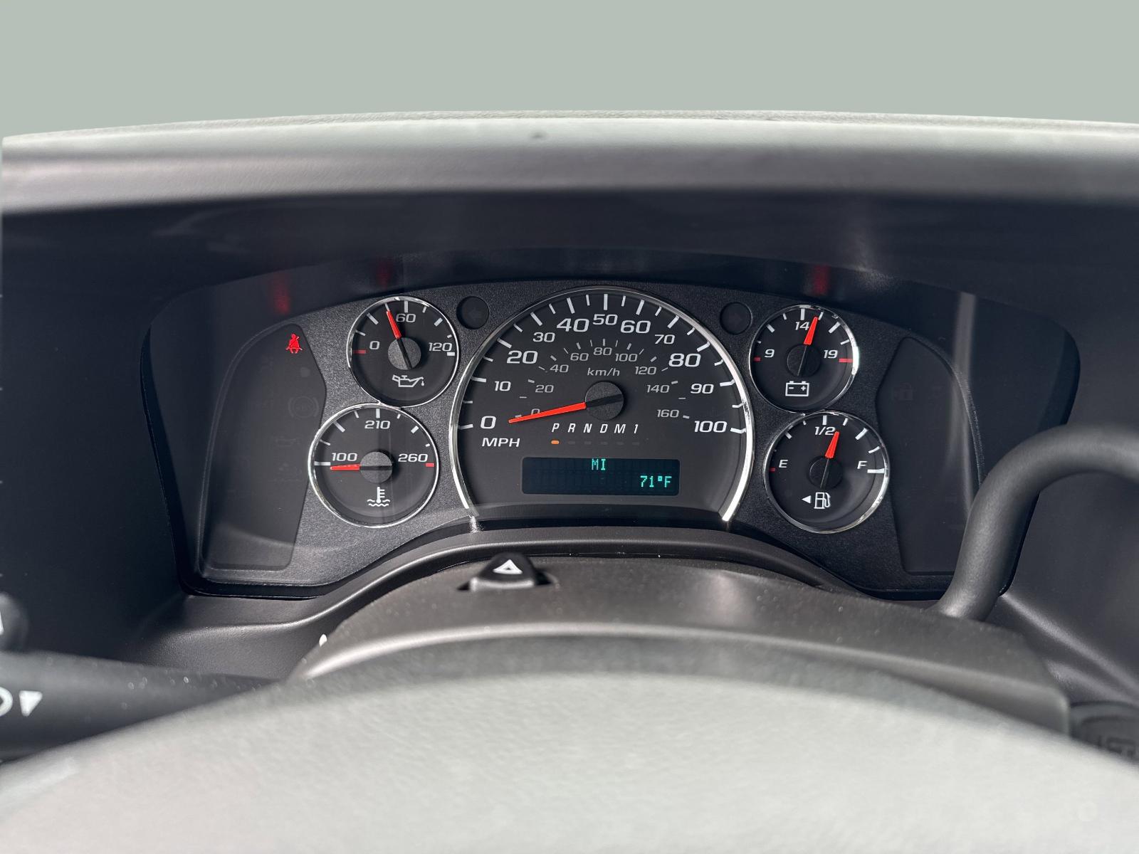 2024 Chevrolet Express Cargo 2500 Vehicle Photo in GEORGETOWN, TX 78626-7508