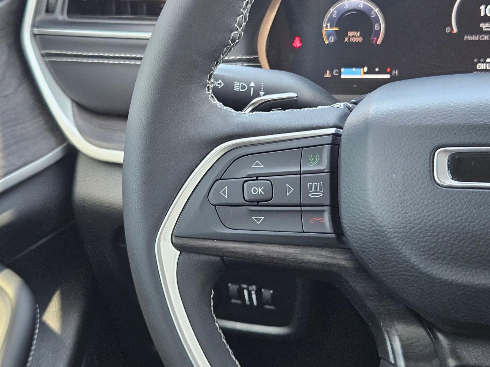 2023 Jeep Grand Cherokee Vehicle Photo in Seguin, TX 78155